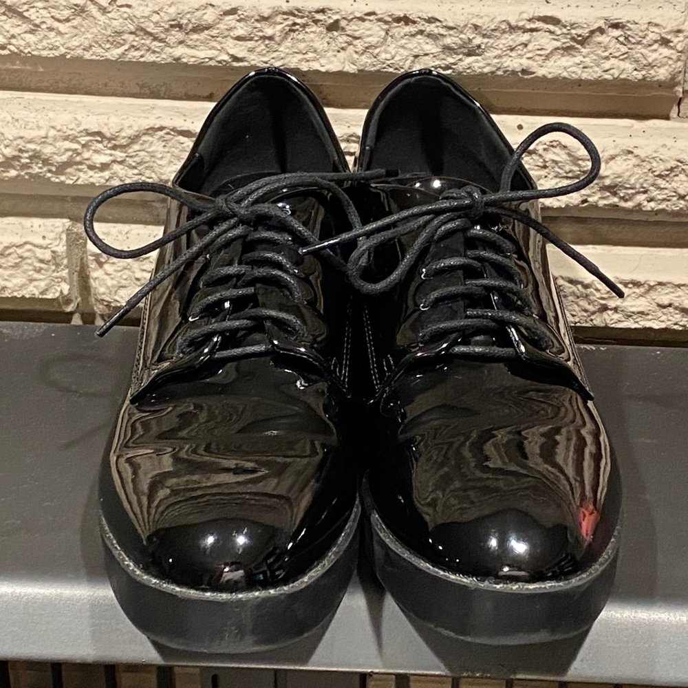 Bella Marie patent tie-up loafers - Picture 3 of 10